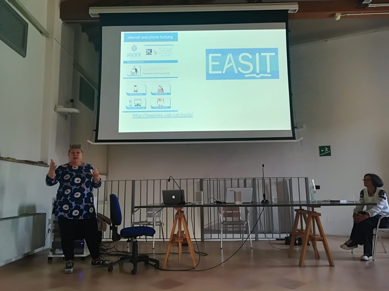 PIlar Orero presenting EASIT